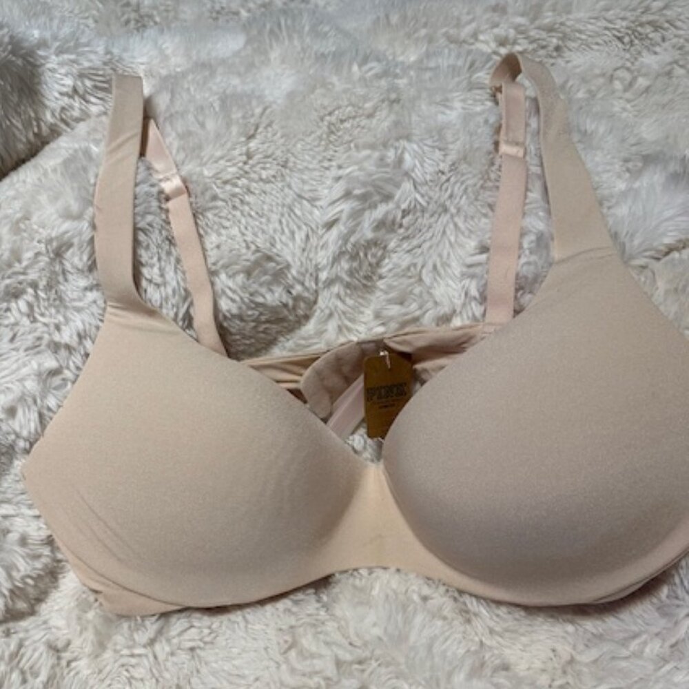 PINK Victoria's Secret Bra NWT